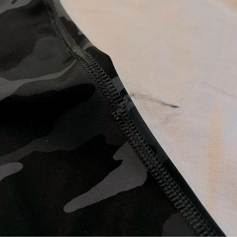 ✨SOLD✨ Athleta Ultimate 7/8 Tight Camo Leggings - Picture 13 of 13
